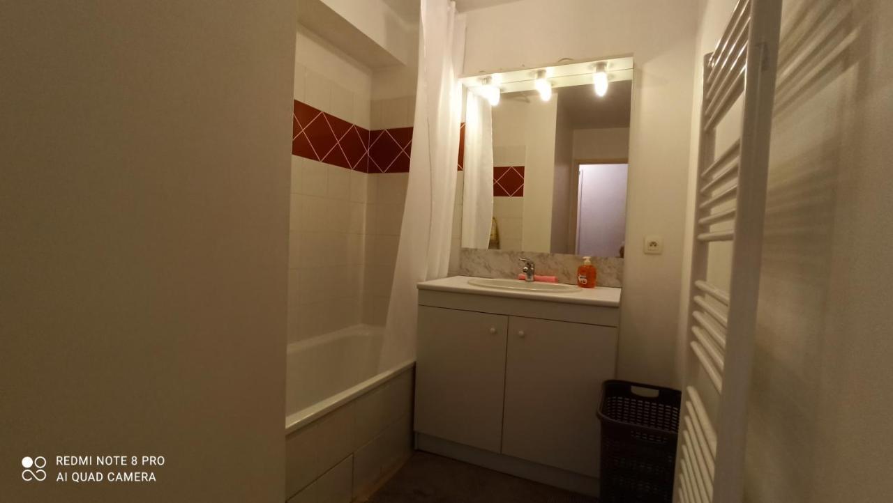 Appartement Face A La Gare อานมาส ภายนอก รูปภาพ