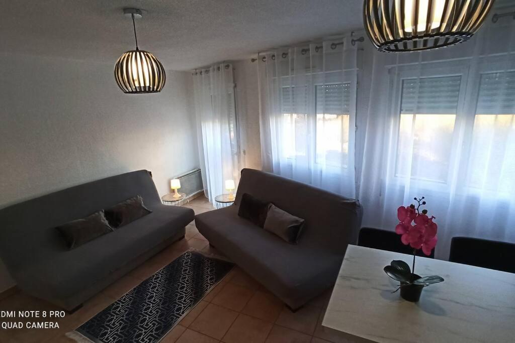 Appartement Face A La Gare อานมาส ภายนอก รูปภาพ